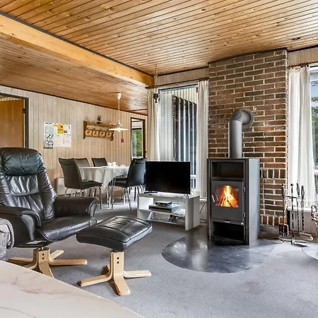 Semesterbostad Falki - 2-5km From The Sea By Interhome *